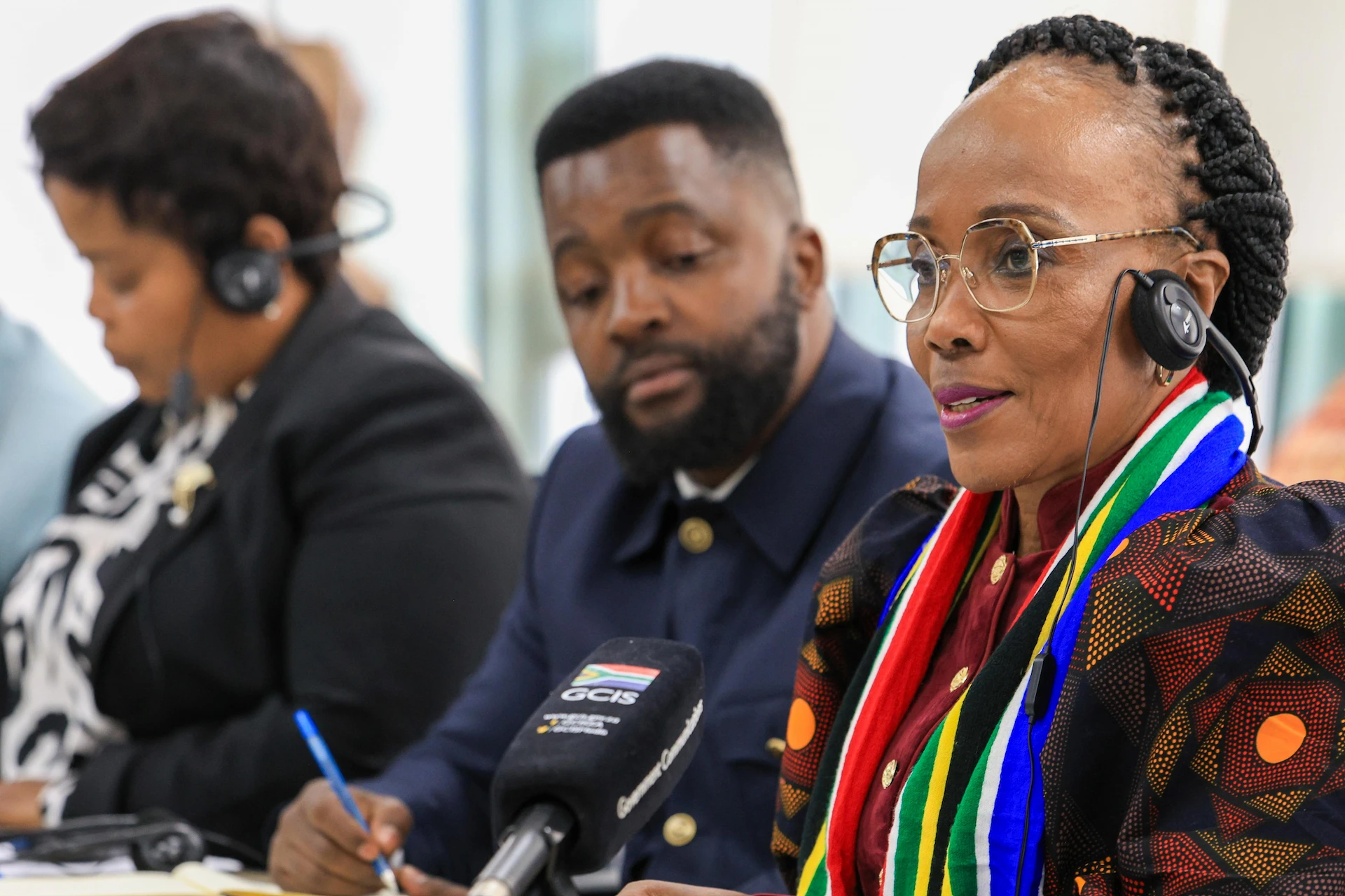 Colombia y Sudáfrica unidos por la igualdad, el cuidado y la no discriminación colombia y sudafrica unidos por la igualdad el cuidado y la no discriminacion 002